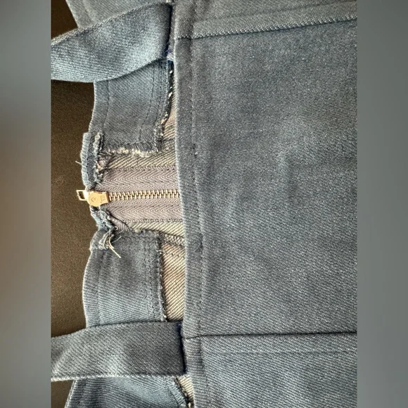 Forever 21 Navy Zip Front Heart Patch Cropped Tank - Picture 4 of 4